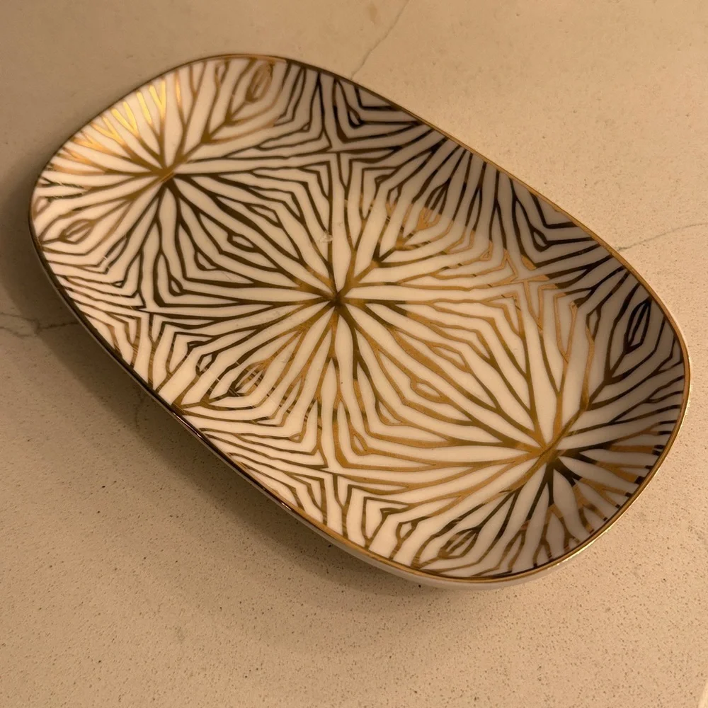 TALIANNA Lilypad Catchall Gold Tray
